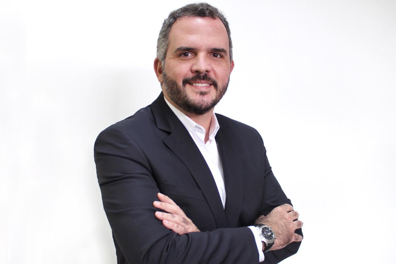 Tomé França.
